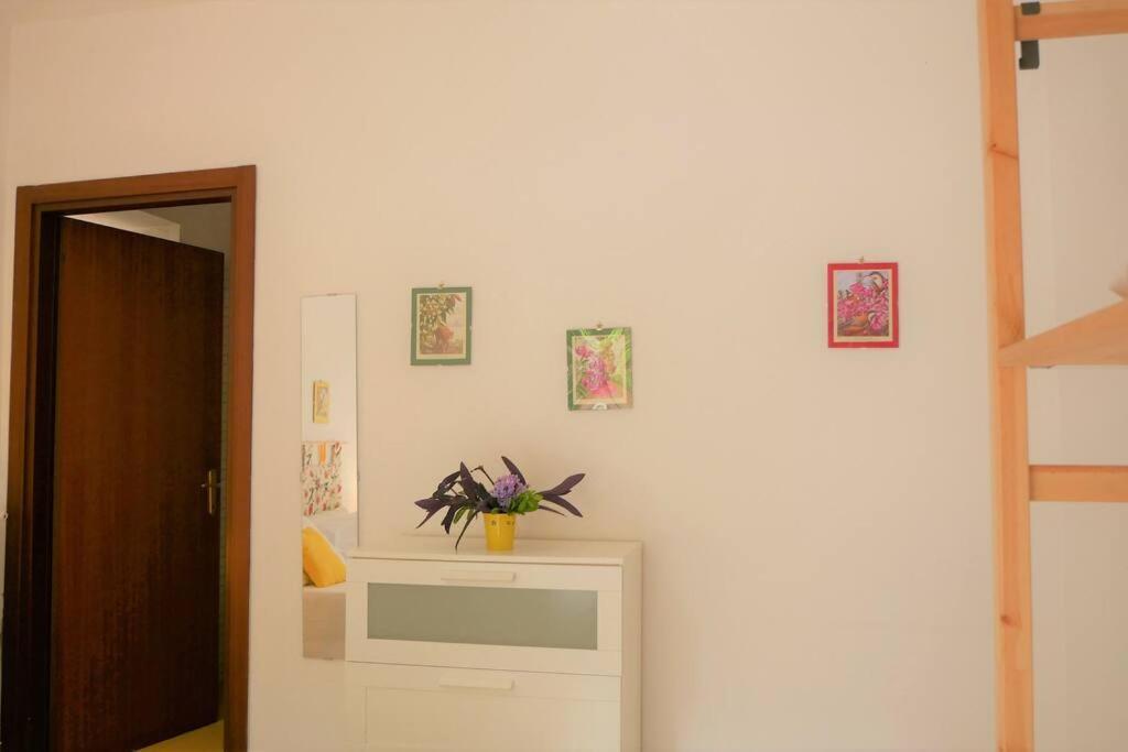 House With Garden And Parking Space In Mergellina Naples Luaran gambar
